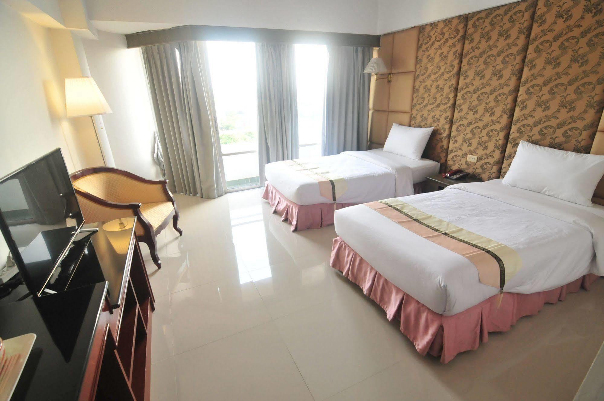 Ayothaya Riverside Hotel Ayutthaya Eksteriør bilde